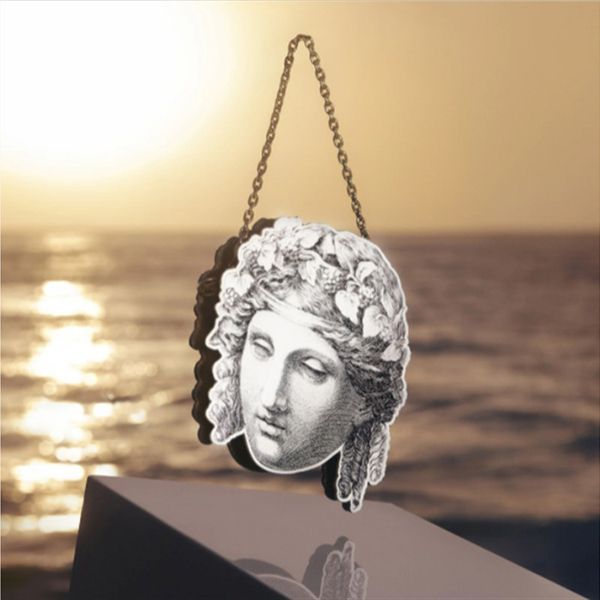 新作 ルイヴィトン ヘッドポーチ 彫刻 芸術 ショルダーバッグ偽物 M80921